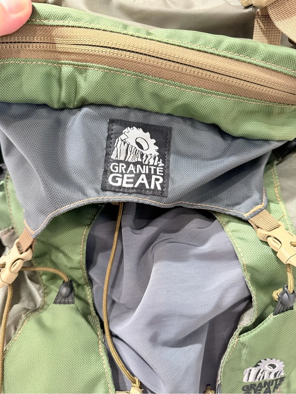 Granite Gear Nimbus Trace Green and Gray Hiking Backpack Mens M-EUC